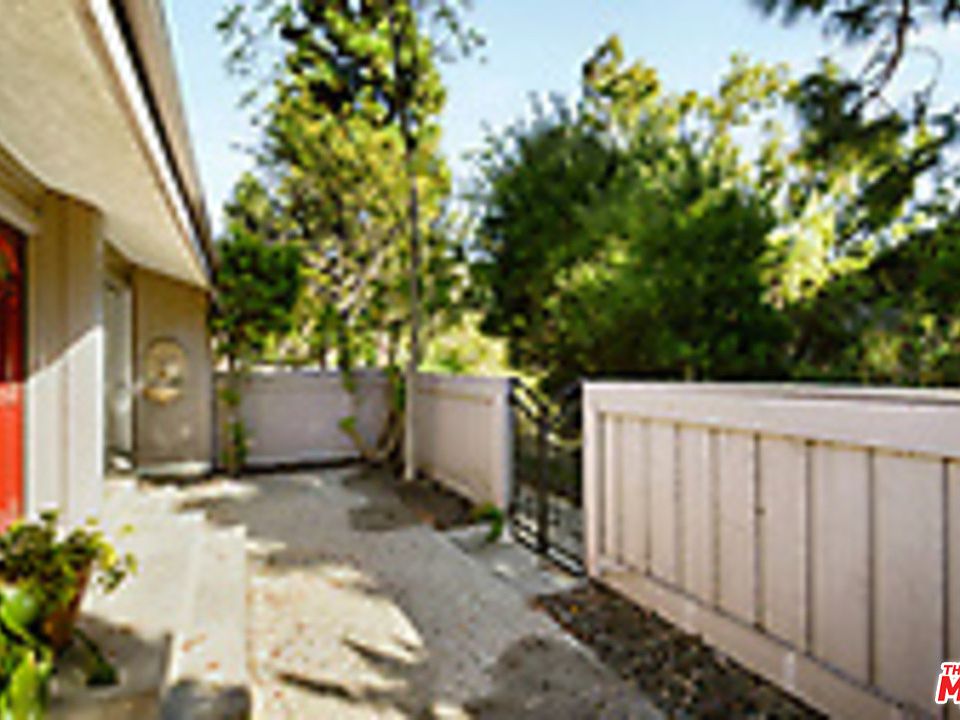 1st image of 1303 Palisades Dr