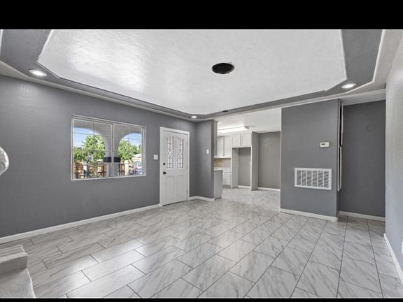 3rd image of 917 Leon Ave