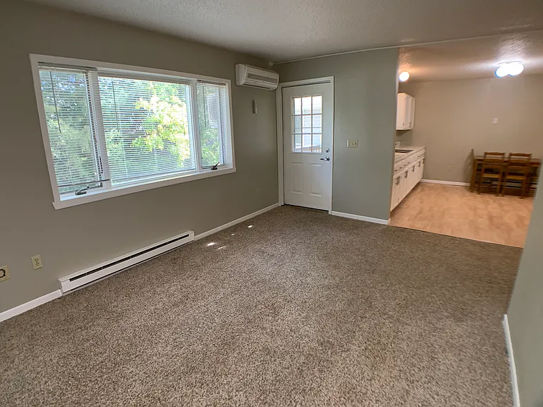 Apt202(5) - LivingRoom(2)_12072020