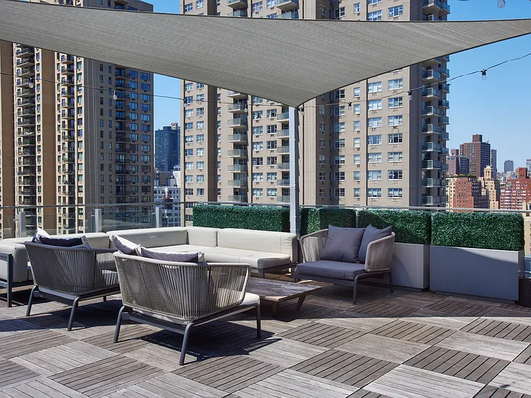 501 E 74th St #3E — Photo 9