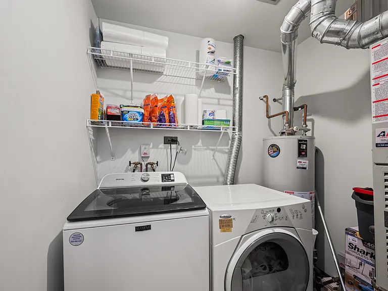 1040 Hampton Hbr — Photo 10
