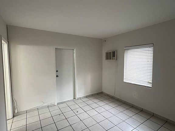 4th image of 2317 SW 58th Ct Unit 2317