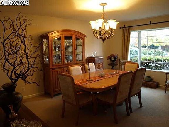2nd image of 355 Sunnyslopes Dr