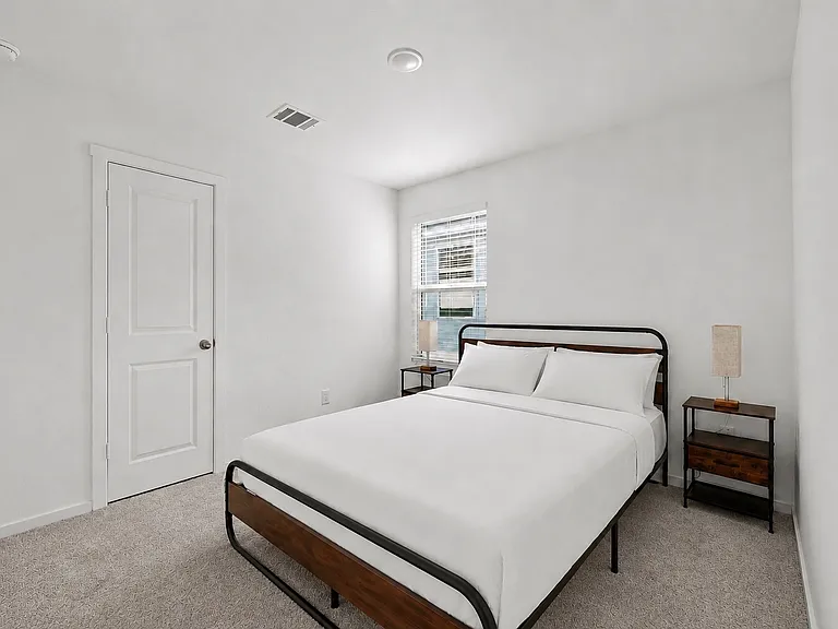 1527 Tiptop Mdw — Photo 15