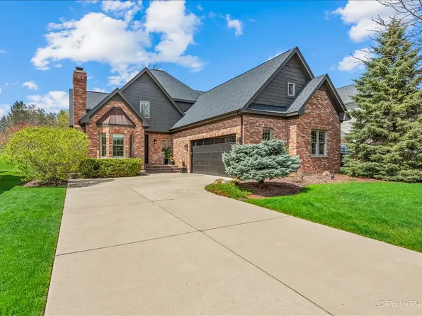 3N438 Vachel Lindsay St, Saint Charles, IL 60175