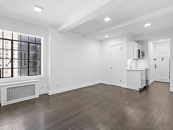 4th image of 25 Tudor City Pl APT 1607