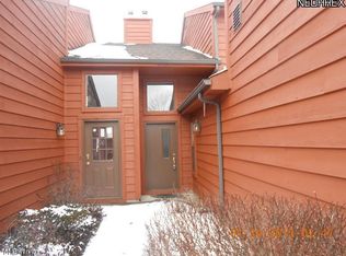 705 Village Club Dr #705-B, Northfield, OH 44067