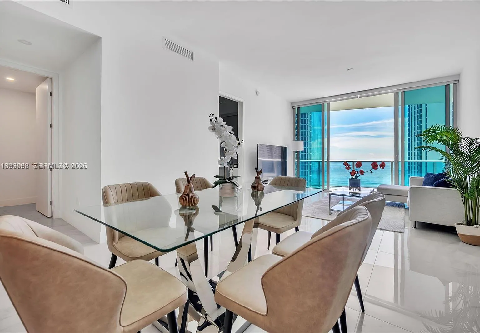 Aurora Condominium — Photo 3