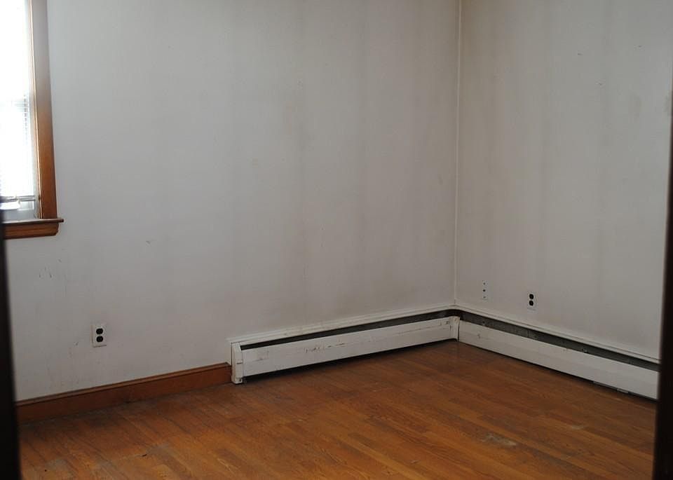 2nd image of 99 Post Island Rd APT 2