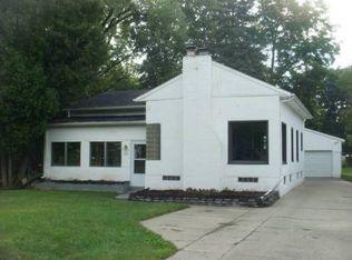 627 Stoner Rd, Lansing, MI 48917