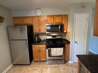 8356 Kilpatrick Ave, Skokie, IL 60076