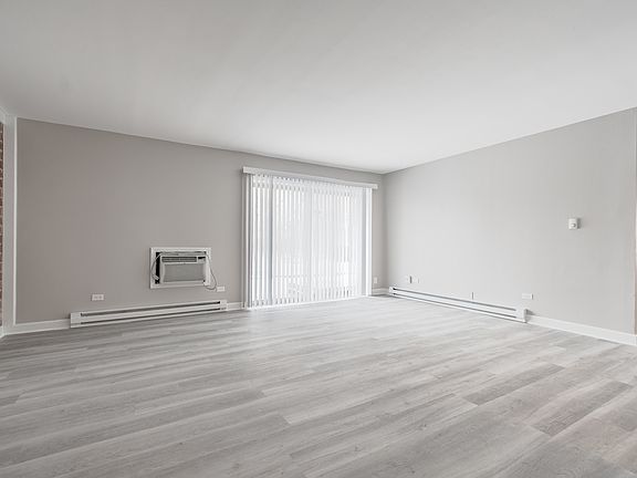 2nd image of 1912 Canal St #1C