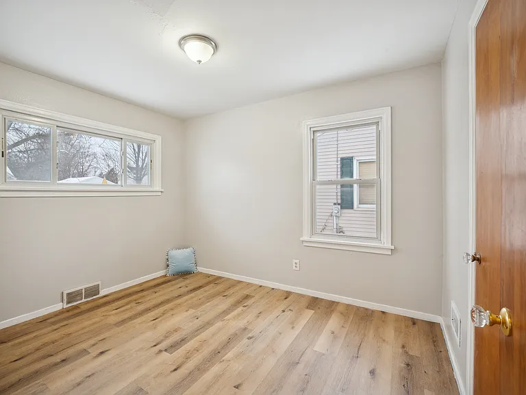 4438 Packard Rd — Photo 25