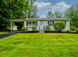 36 Brookwood Dr, Northampton, MA 01062