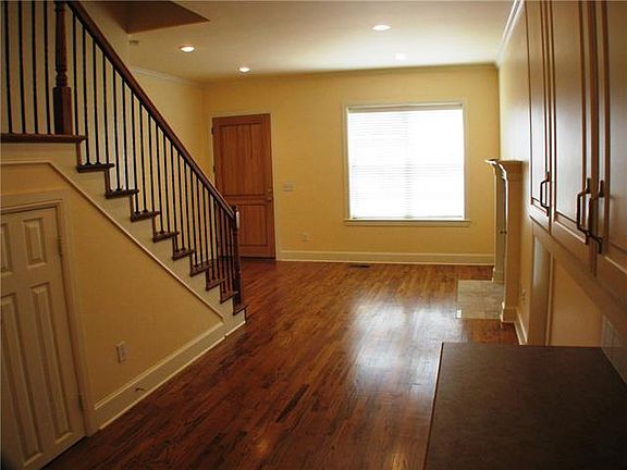 4th image of 1718 Stonegate Dr
