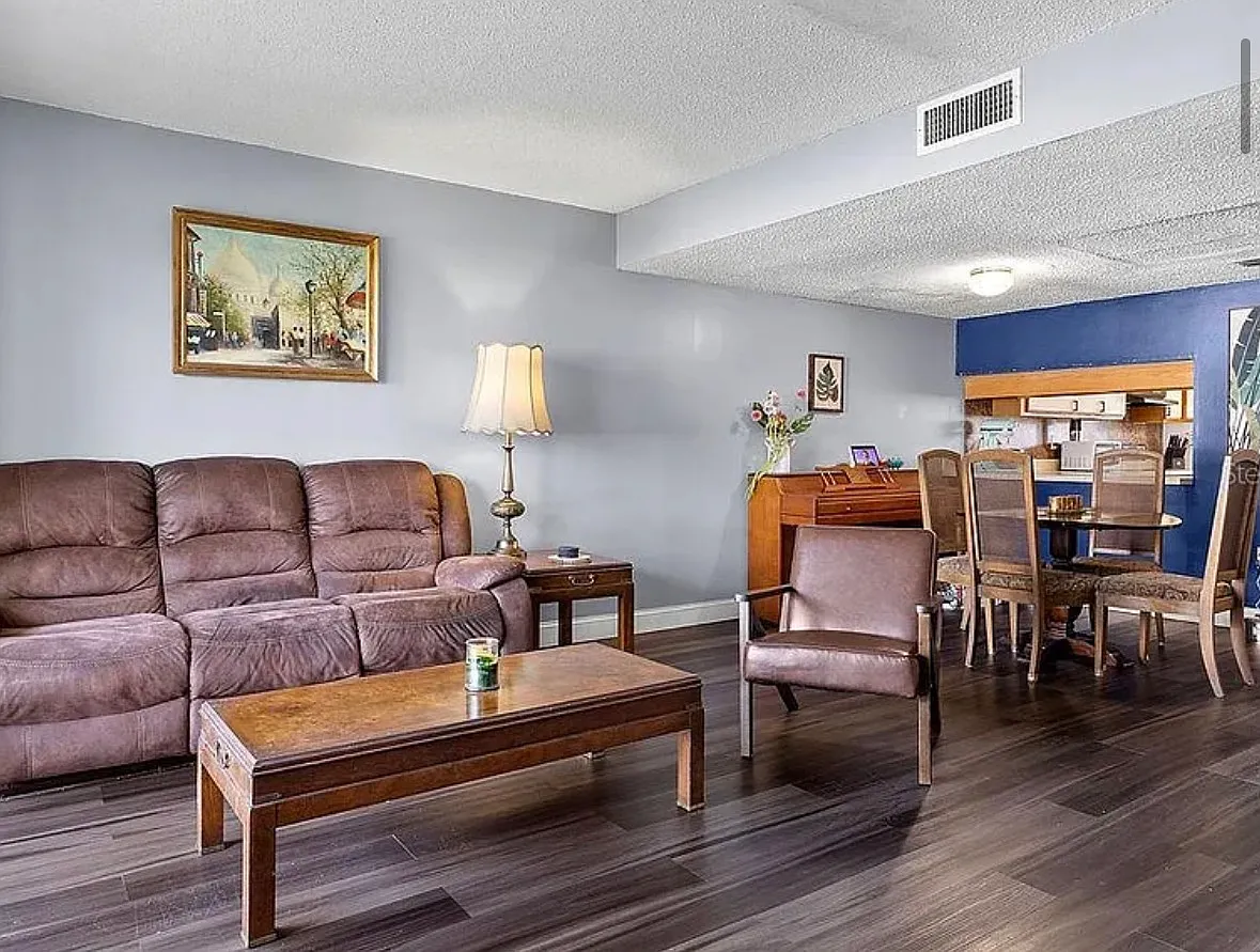 2 bed, 1.5 bath, 1214 sqft, $1,600 — Photo 4
