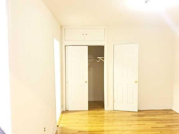 3rd image of 2808 Crescent St APT 12A