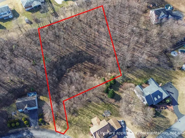 576 Kenwood Dr, Pottsville, PA 17901