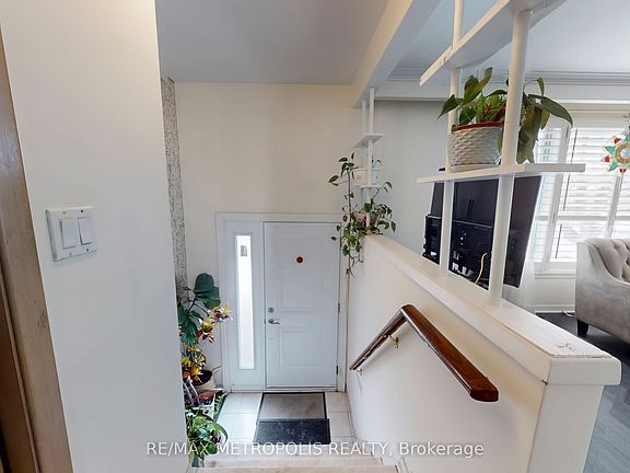 2nd image of 68 Paulvale Cres