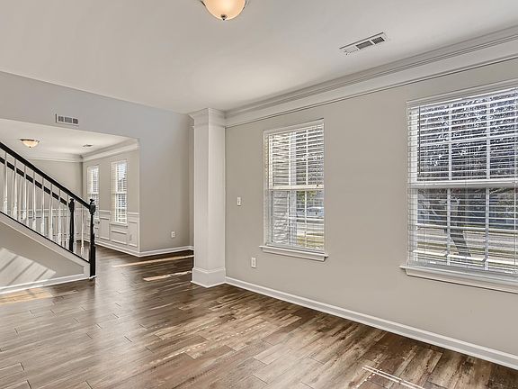 5th image of 109 Saye Pl