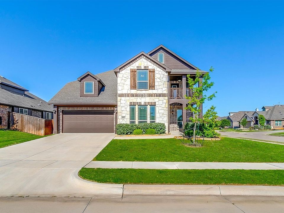 1st image of 1032 Scarlet Oak Dr