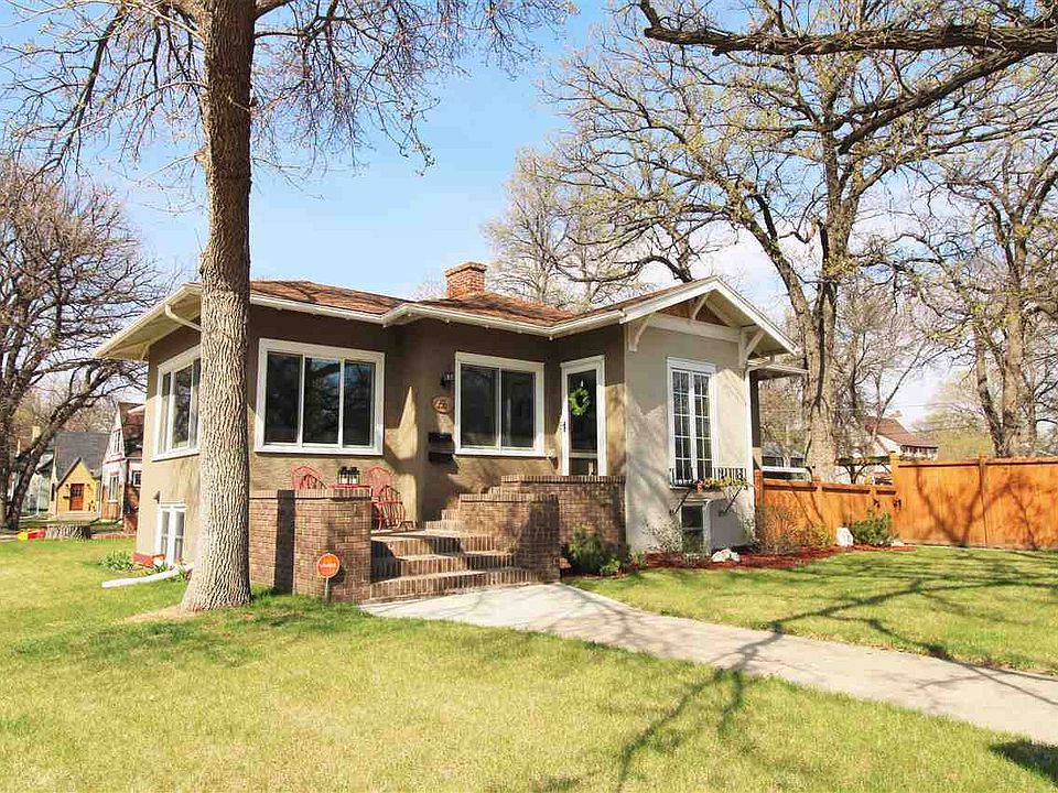 724 3rd Ave NW, Minot, ND 58703 Zillow