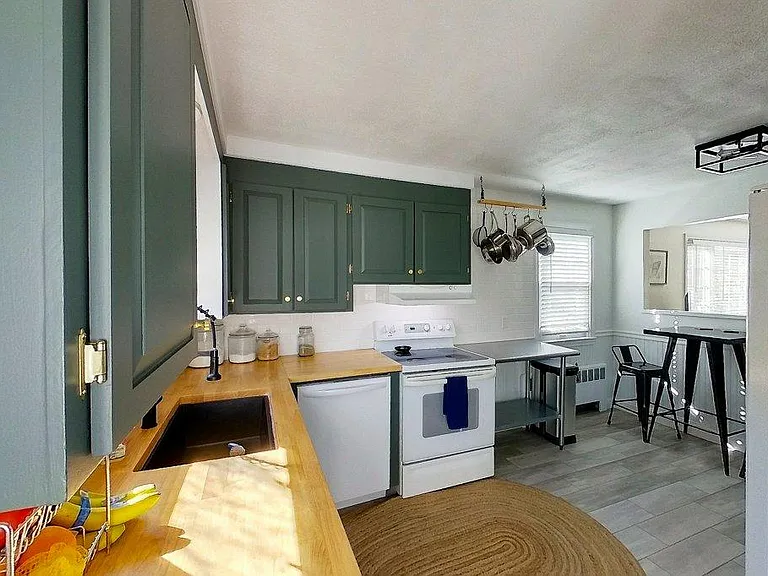 9 Hillside Ave — Photo 5