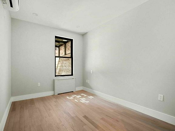 5th image of 916 Greene Ave #1