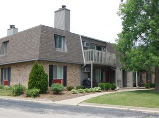 1421 S Carriage Ln #1421, New Berlin, WI 53151