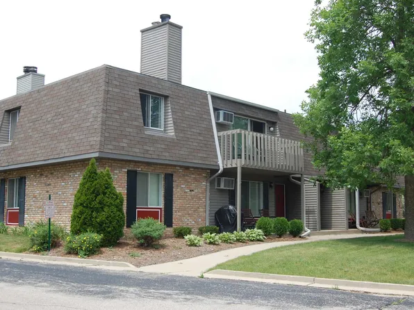 1421 S Carriage Ln #1421, New Berlin, WI 53151