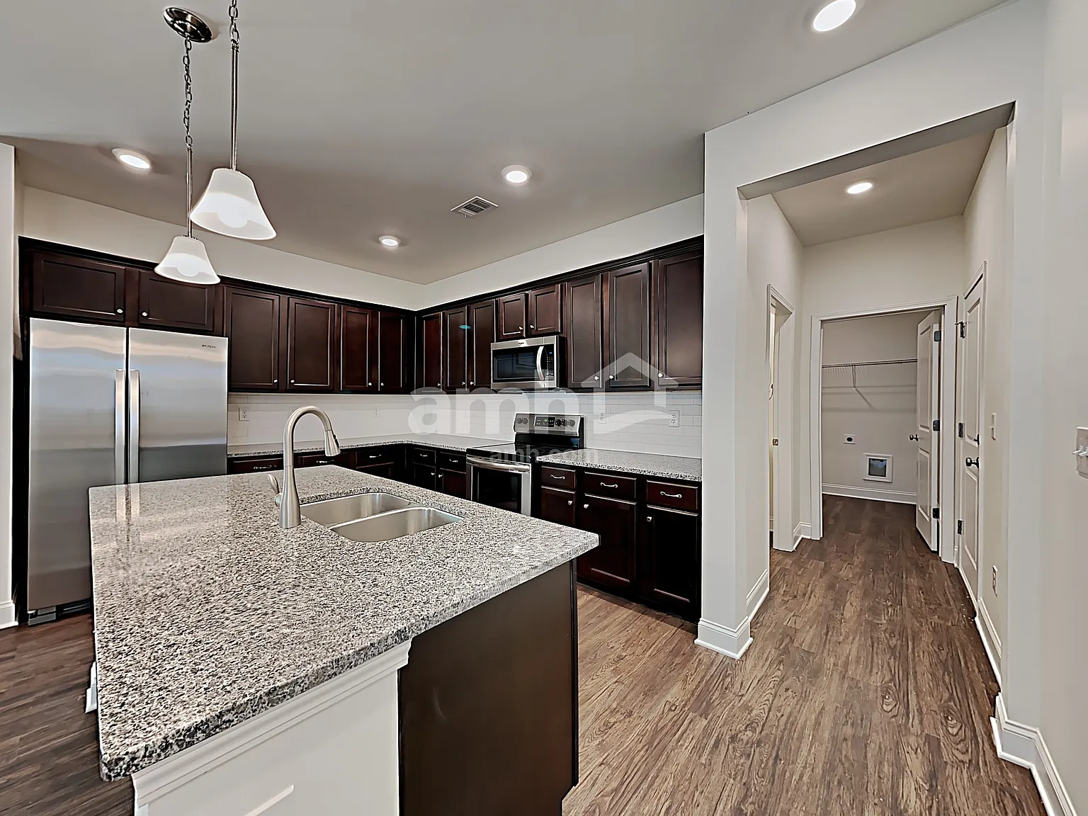 3 bed, 2.5 bath, 2064 sqft, $2,670 — Photo 4
