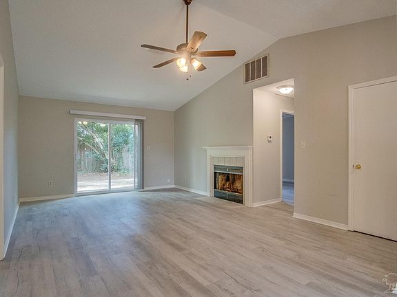 4th image of 6636 Black Oak Pl