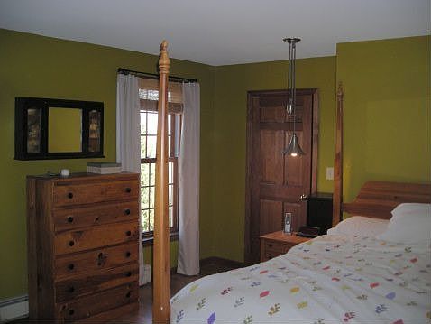 4th image of 370 Willow Ave