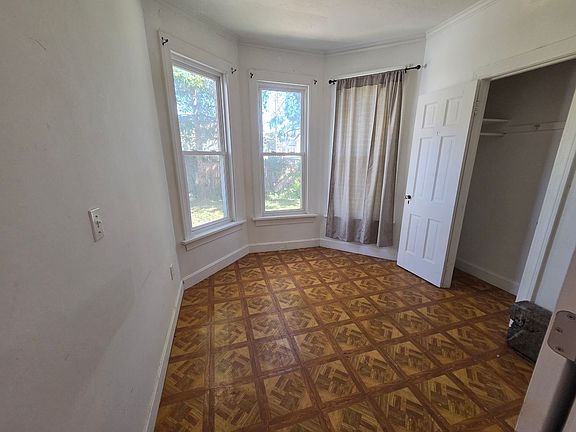 4th image of 616 W 4th St APT 1