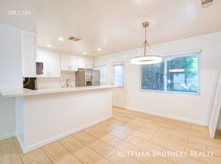 337 N Oakhurst Dr APT 5, Beverly Hills, CA 90210