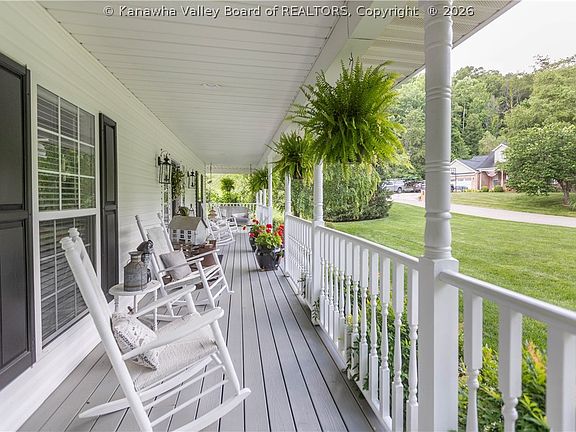 5th image of 28 Hazel Cir