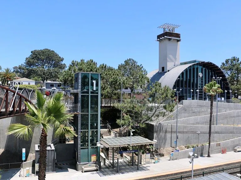 Sierra Seaside Flats $ 3295 ...1 Block To Beach....Top Floor Views — Photo 19