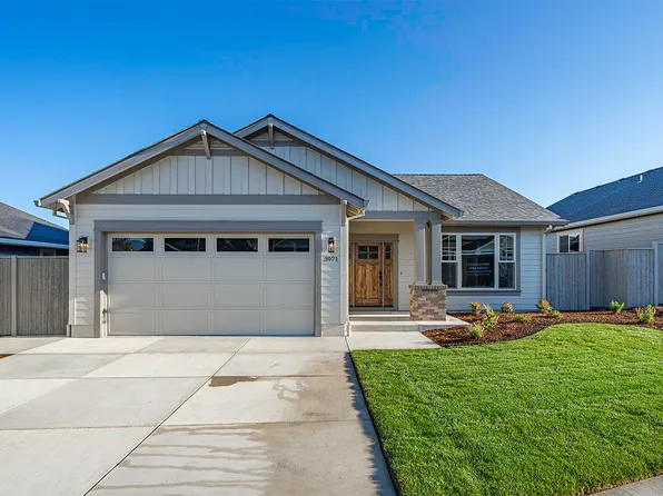 3971 Colorado Dr, Medford, OR 97504