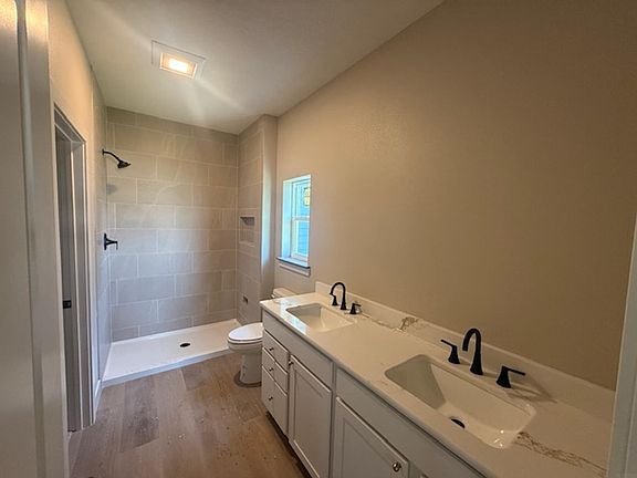 5th image of 2813 Autumn Woods Dr