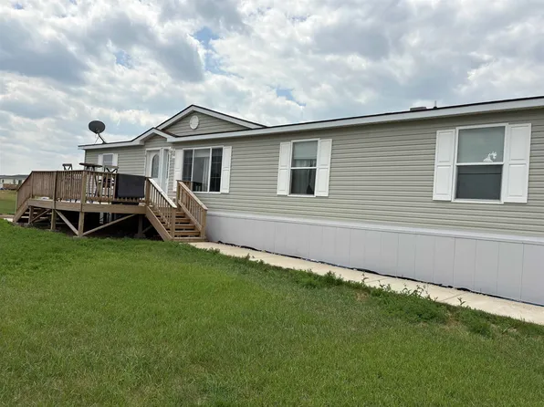 861 Aster Loop, Minot, ND 58701