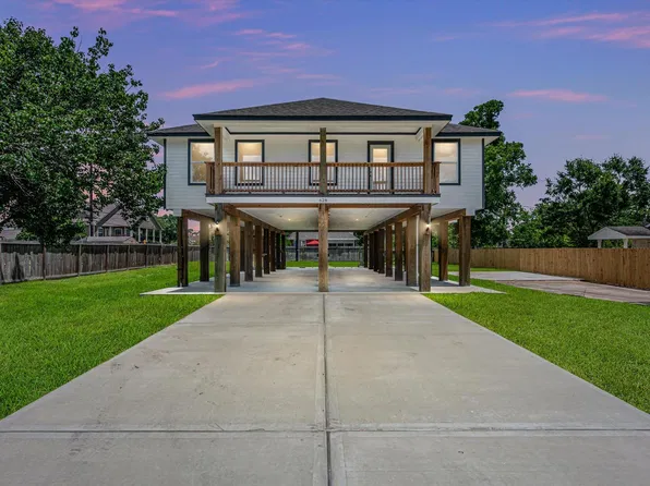 628 Oakdale Ave, Shoreacres, TX 77571