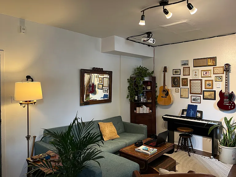 225 Gladstone Ave — Photo 17
