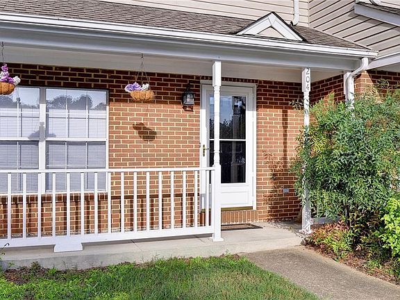 3rd image of 204 Monument Ct
