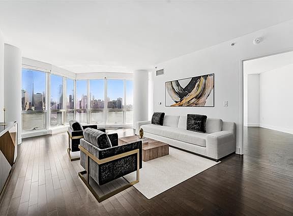 3rd image of 77 Hudson St APT 2507