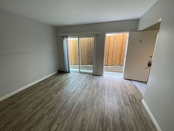 2nd image of 907 Manhattan Ave APT 6