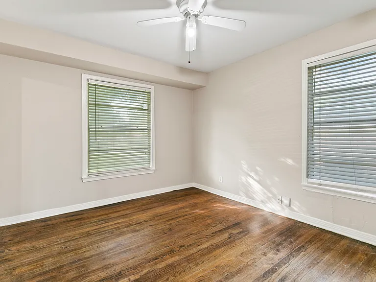10523 Wood Dale Dr — Photo 13