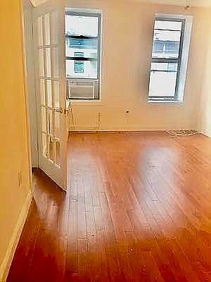 3rd image of 57 W 82nd St #5