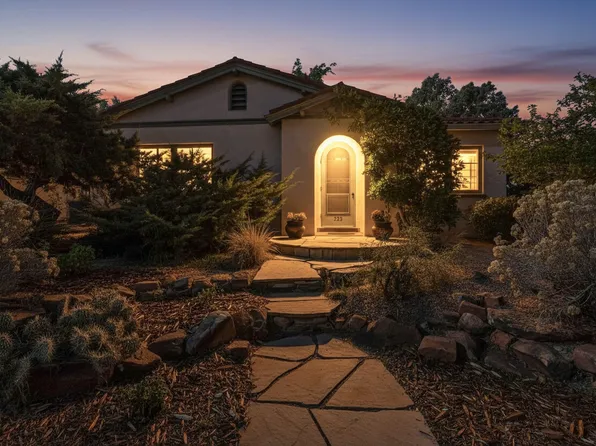 229 Dartmouth Dr NE, Albuquerque, NM 87106