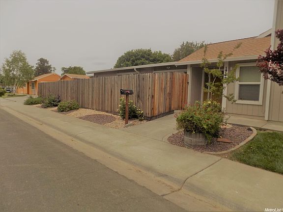 2nd image of 1742 Brown Ave