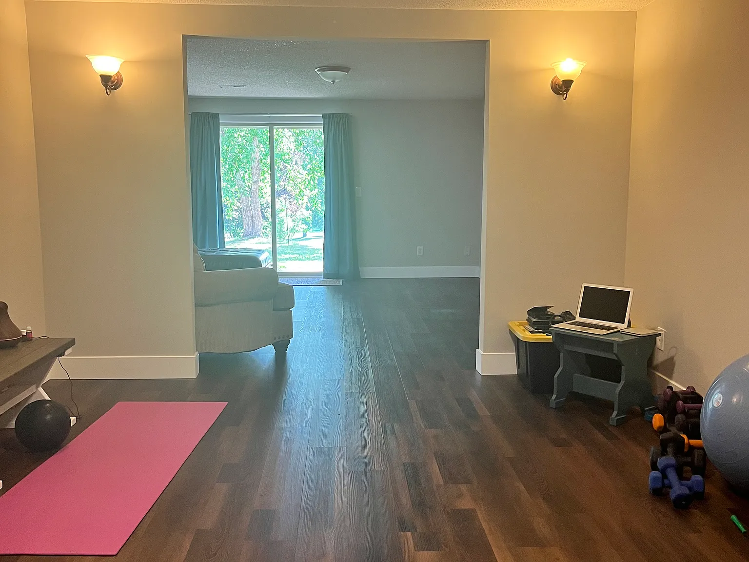 3 bed, 2200 sqft, $2,200 — Photo 4